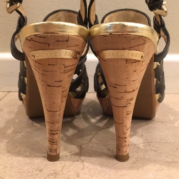 Michael Kors Laci platform studded rivet sandals 6.5 - Picture 3 of 11